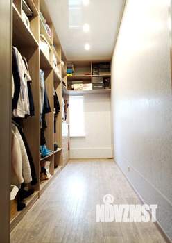 Дом 317м², 3-этажный, участок 13 сот.