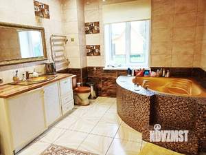 Дом 317м², 3-этажный, участок 13 сот.