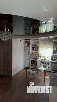 Коттедж 130м², 2-этажный, участок 6 сот.  