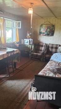 Дом 50м&sup2;, 2-этажный, участок 6 сот.  