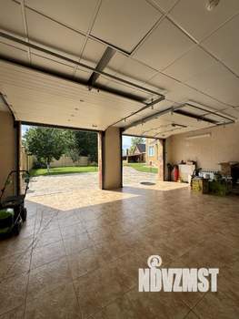 Коттедж 540м², 3-этажный, участок 15 сот.  