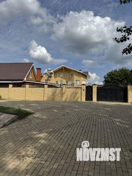 Коттедж 540м², 3-этажный, участок 15 сот.  