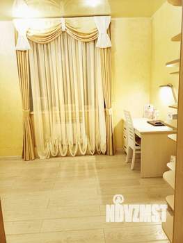 Дом 317м², 3-этажный, участок 13 сот.  