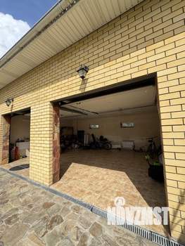 Коттедж 540м², 3-этажный, участок 15 сот.  