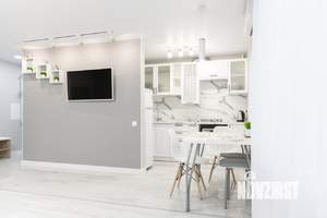 Студия квартира, посуточно, 42м2, 3/5 этаж