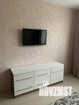 1-к квартира, посуточно, 40м2, 2/10 этаж