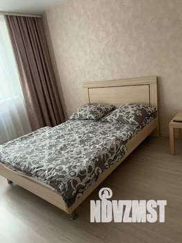 1-к квартира, посуточно, 40м2, 2/10 этаж