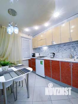 2-к квартира, посуточно, 50м2, 1/1 этаж