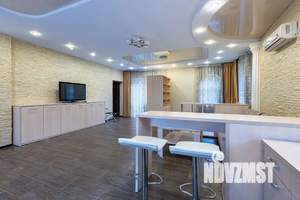 2-к квартира, посуточно, 70м2, -1/3 этаж