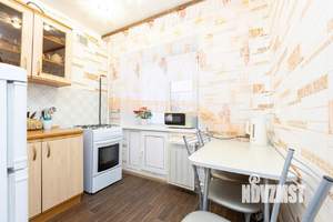 1-к квартира, посуточно, 37м2, 1/1 этаж