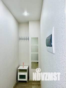 Студия квартира, посуточно, 35м2, 1/9 этаж