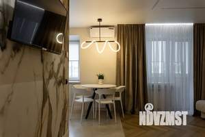 Студия квартира, посуточно, 40м2, 2/5 этаж