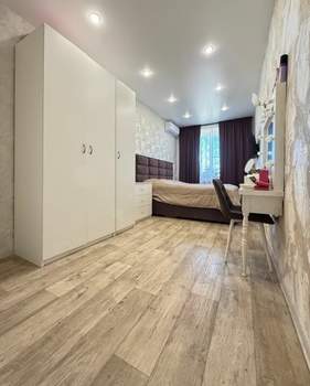 3-к квартира, вторичка, 74м2, 5/5 этаж