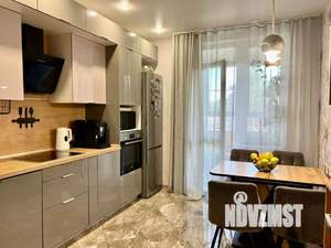 2-к квартира, вторичка, 63м2, 3/17 этаж