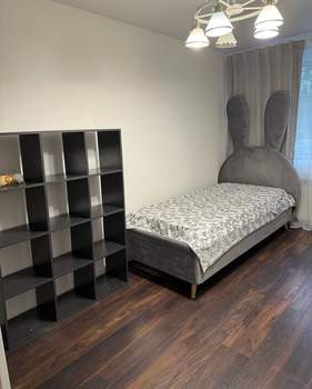 4-к квартира, вторичка, 76м2, 1/9 этаж