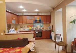 2-к квартира, вторичка, 52м2, 1/9 этаж